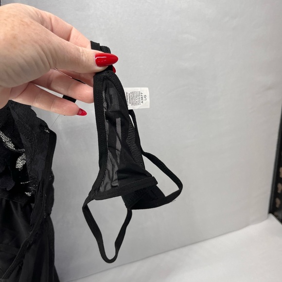 Escante Black Lace Chemise - Picture 4 of 9